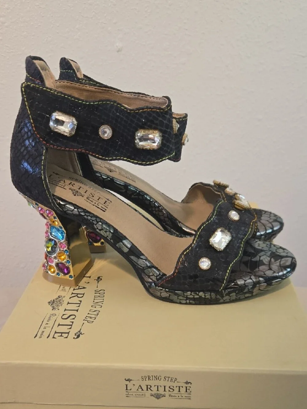 L'Artiste Black Jeweled Block Heel Sandals - Picture 3 of 7